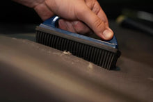Cargar imagen en el visor de la galería, Vonixx  Cepillo  de  Silicona  para Eliminar Pelos
